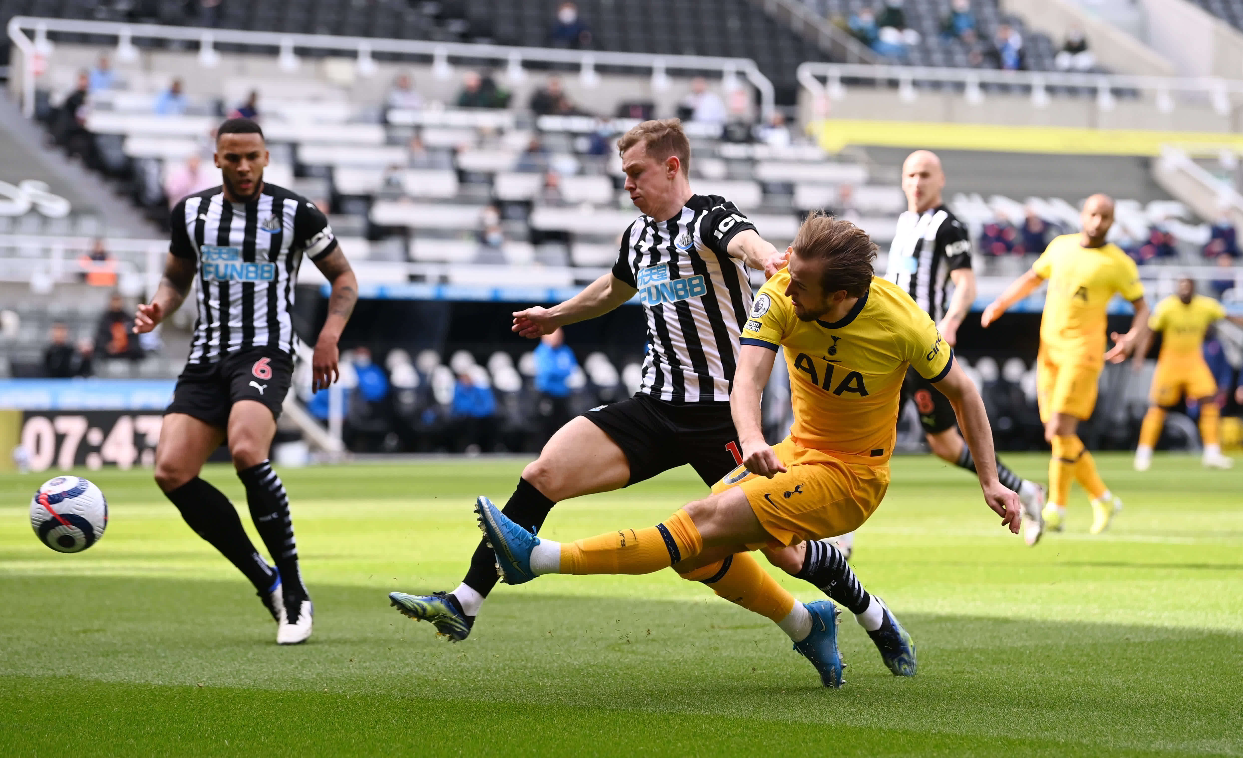 现得冷静且 现得冷静且